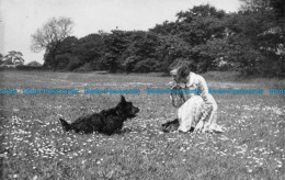 R157594 Old Postcard. Woman With Dog At The Fields - Monde
