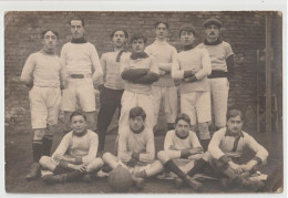 BELLE CARTE PHOTO - EQUIPE DE FOOTBALL D'UN CLUB A LOCALISER - EQUIPE SPORTIVE DU P. S. M. EN MARS 1918 - 2 SCANS - - A Identifier