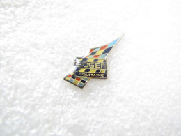 PIN'S   SOGEA  AQUITAINE    BTP - Other & Unclassified