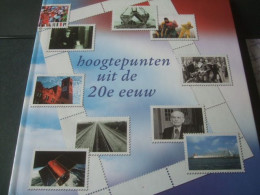 Hoogtepunten Uit De 20ste Eeuw  Davo Boekje Nr 2  Met Zowel 1x Blokje En Ook De Losse Zegels - Andere & Zonder Classificatie
