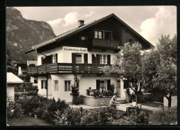 AK Garmisch-Partenkirchen, Fremdenheim Haus Hasch, Gesamtansicht  - Garmisch-Partenkirchen