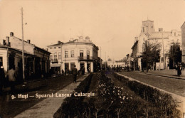 HUSI / VASLUI : SQUARUL LASCAR CATARGIU - CARTE VRAIE PHOTO / REAL PHOTO POSTCARD : M. MANDRASY ~ 1935 - '939 (an792) - Roumanie