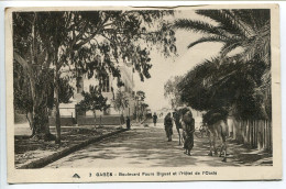 TUNISIE Voyagé 1937 * GABÈS Boulevard Faure Biguet Et L'Hôtel De L'Oasis ( Animée ) CAP Edition - Tunisie