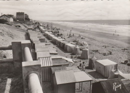 SAINT GILLES SUR VIE LA PLAGE LES CABINES 1957 CPSM 10X15 TBE - Saint Gilles Croix De Vie