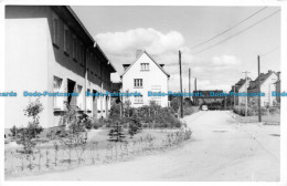 R157736 Old Postcard. Street View And Houses - Monde