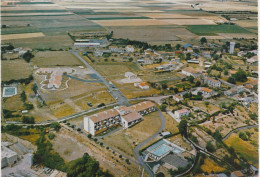 BENET COMPLEXE POUR RETRAITES ET CLUB INTER-GENERATIONS PISCINE TENNIS VUE AERIENNE CPSM 10X15 TBE - Sonstige & Ohne Zuordnung