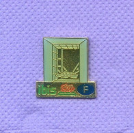 Rare Pins Hotel Ibis Arche De La Defense P383 - Sonstige & Ohne Zuordnung