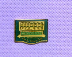 Rare Pins Bordeaux Marche Victor Hugo P409 - Steden