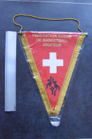 Vaandel, Vlaggetje, Federation Suisse De Basketball Amateur. - Kleding, Souvenirs & Andere