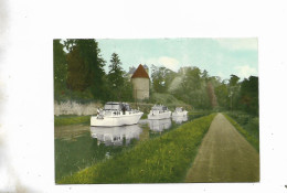 Bateaux De Plaisance Sur Le Canal - Chatillon En Bazois