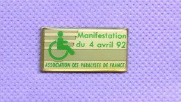 Rare Pins Association Des Paralyses De France P415 - Associations