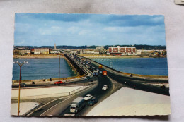 N973, Cpm, Bordeaux, Le Pont Sur La Garonne, Façades Des Quais, Gironde 33 - Bordeaux