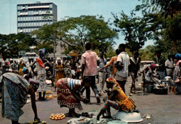 CPM - ABIDJAN - Le Marché (marchandes De Légumes) - Edition Hoa-Qui - Costa D'Avorio