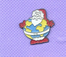 Rare Pins Pere Noel Mappemonde P426 - Navidad