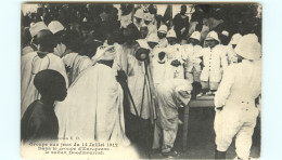 Afrique - Tchad - Groupe Aux Jeux Du 14 Juillet 1912 - Dans Le Groupe D'Européens Le Sultan Doodmourrah - état - Tsjaad