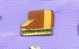 Rare Pins Fromage Le Cantal Aoc P434 - Levensmiddelen