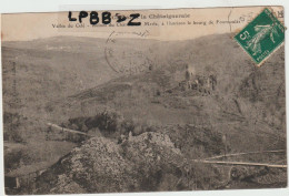 CPA - 15 - Le CANTAL Et La CHÂTAIGNERAIE, Vallée Du CELE - Ruines Du Château De MERLE à L'horizon Le Bourg De FOURNOULES - Autres & Non Classés