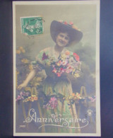 1744 THEME . ANNIVERSAIRE . FEMME AVEC UN CHAPEAU ET  BOUQUET DE FLEURS . EDIT. CROISSANT . N° 3420 - Verjaardag