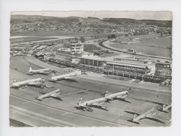 Zurich - Flughafen Kloten (cp Vierge) Vue Aérienne Aéroport Avions Au Sol (Suisse) - Aerodrome