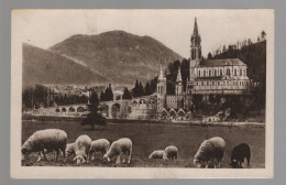 CPA - 65 - Lourdes - La Basilique Et Le Pic Du Jer - Non Circulée - Lourdes