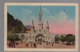 CPA - 65 - Lourdes - La Basilique Et Le Devant Du Rosaire - Colorisée - Circulée En 1949 - Lourdes