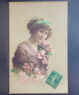 1764 THEME .  PORTRAIT D UNE FEMME AVEC UN BOUQUET DE FLEURS . OBLITEREE 1914 - Femmes