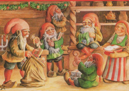 WEIHNACHTSMANN SANTA CLAUS Neujahr Weihnachten GNOME Vintage Ansichtskarte Postkarte CPSM #PAY588.A - Kerstman