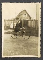 Photo Ancienne LAUTERBOURG Femme à Vélo - Cyclisme