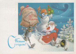 SANTA CLAUS Happy New Year USSR Vintage Postcard CPSM #PAT790.A - Santa Claus