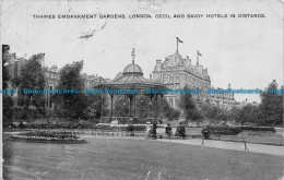 R158947 Thames Embankment Gardens. London. Cecil And Savoy Hotels In Distance. 1 - Autres & Non Classés