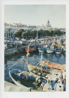 La Rochelle : Le Port Avec En Fond La Grosse Horloge N°13260 Yvon - La Rochelle