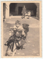 BAMBINO SU MOTO MOTORCYCLE GILERA - FOTO ORIGINALE - Other & Unclassified