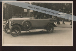 AUTOMOBILES - ANCIENNE A WIESBADEN (ALLEMAGNE - HESSE) - CARTE PHOTO ORIGINALE - Voitures De Tourisme