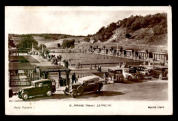 AUTOMOBILES - ANCIENNES A IFRANE (MAROC) - Passenger Cars