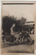 UOMO SU MOTO MOTORCYCLE ARIEL - FOTOCARTOLINA ORIGINALE - Sonstige & Ohne Zuordnung