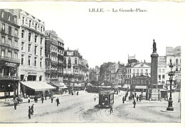 59 - Lille - La Grande Place - Animée - Etat Papier Très Fin, Reproduction ? Dimension 12,5 X 8,5 Cm - CPA - Voir Scans  - Lille