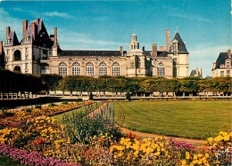 77 - Fontainebleau - Palais De Fontainebleau - Parc Du Château - Chapelle Saint-Saturnin Et Pavillon Du Dauphin - Fleurs - Fontainebleau