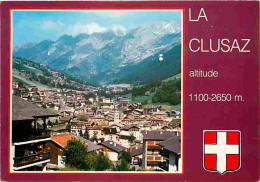 74 - La Clusaz - Vue Générale - Blasons - Flamme Postale - CPM - Voir Scans Recto-Verso - La Clusaz