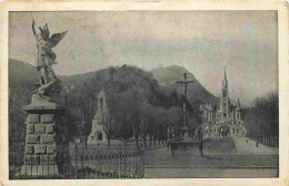 65 - Lourdes - Ville Connue Pour Son Pèlerinage Chrétien - CPA - Voir Scans Recto-Verso - Lourdes