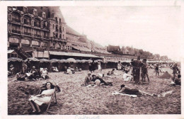 14 - CABOURG -  Devant Le Casino - La Plage - Cabourg