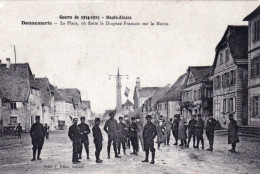 68 - DANNEMARIE - Guerre De 14-15 - La Place, Où Flotte Le Drapeau Français Sur La Mairie - Dannemarie