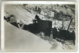 Photo Ancienne - Snapshot - CHASSE NEIGE - Montagne - Manoeuvres - Transport - ALPES ? - Automobile