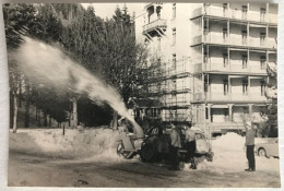 Photo Ancienne - Snapshot - CHASSE NEIGE - Souffleuse à Neige - Cars