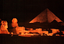 CPM - GIZA - La Pyramide Et Le Sphinx De Nuit  ...LOT 2 CP - Gizeh