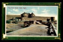 INDE - AGRA - THE FORT DELHI GATE - India