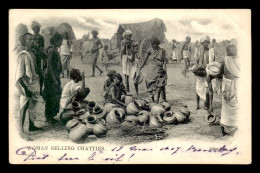 INDE - WOMAN SELLING CHATTIES - India