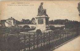 37 - INDRE Et LOIRE - CHINON - 3006 Le Square Et La Statue De Rabelais - Chinon