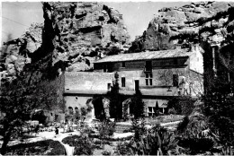 Les-Baux-de-Provence. L'oustaou De Baumanière. - Les-Baux-de-Provence