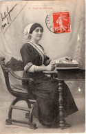 Type De Catalane - Jeune Femme - Midi-Pyrénées