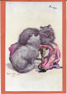 CHATS - Deux Chats Chinchilla Noirs, Tabouret - Ophelia Billinge - Katzen